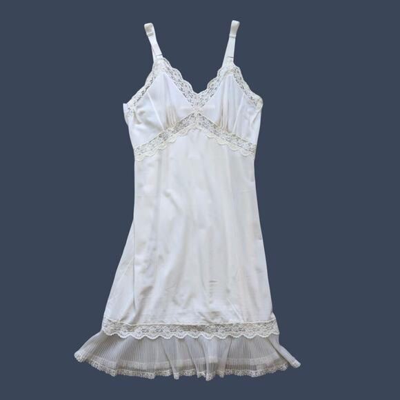 Gorgeous Vintage Silky Lace Slip Medium - Picture 1 of 10